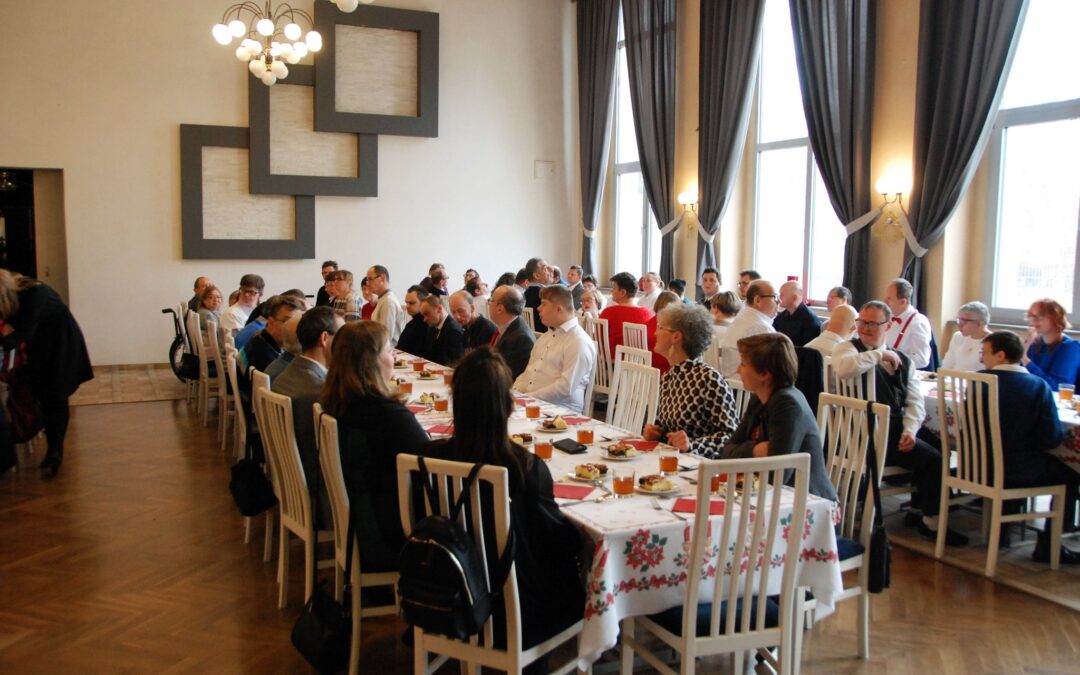 Spotkanie wigilijne uczestników WTZ w restauracji